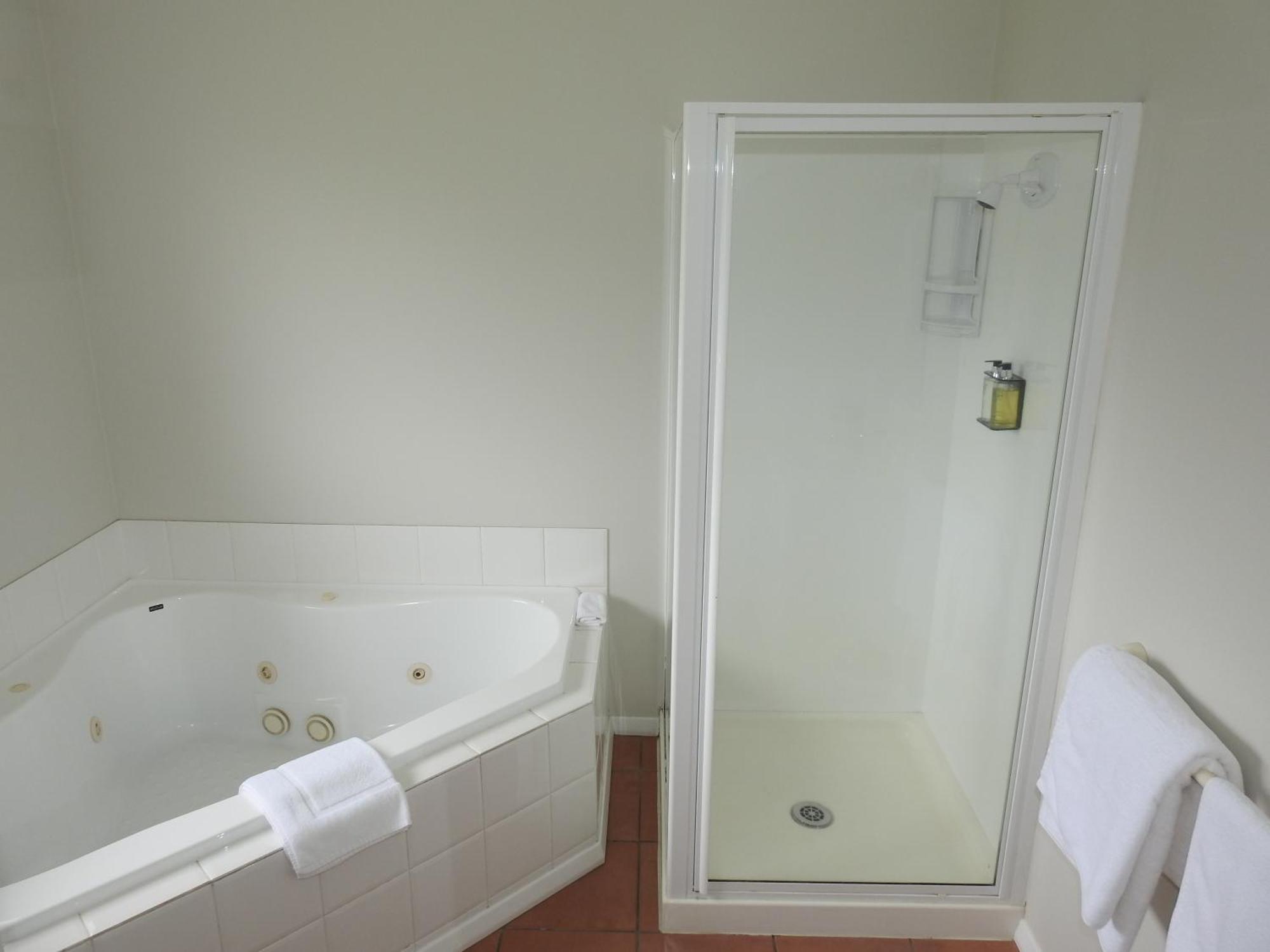 هاويرا Tudor Lodge Motel المظهر الخارجي الصورة