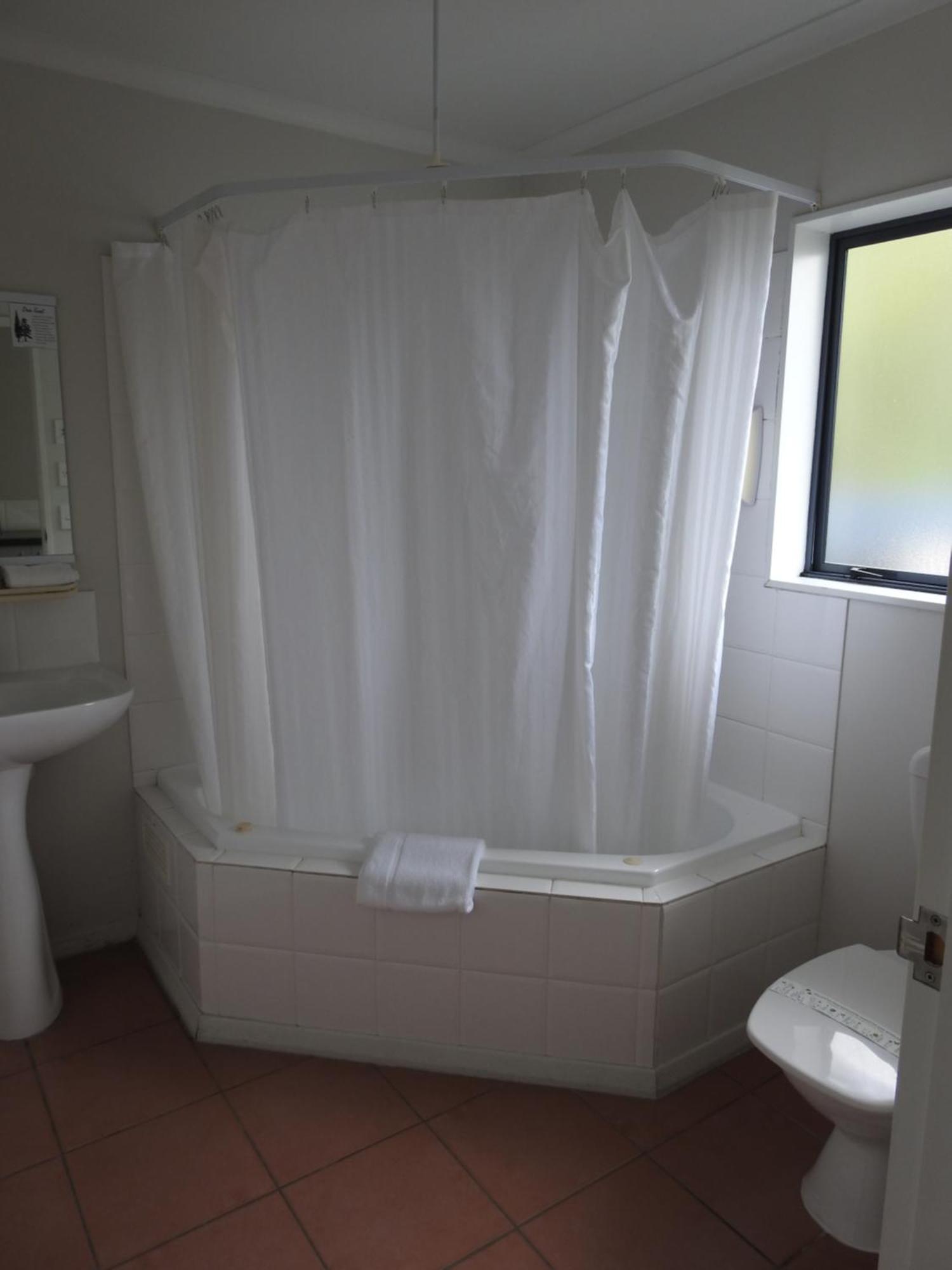 هاويرا Tudor Lodge Motel المظهر الخارجي الصورة