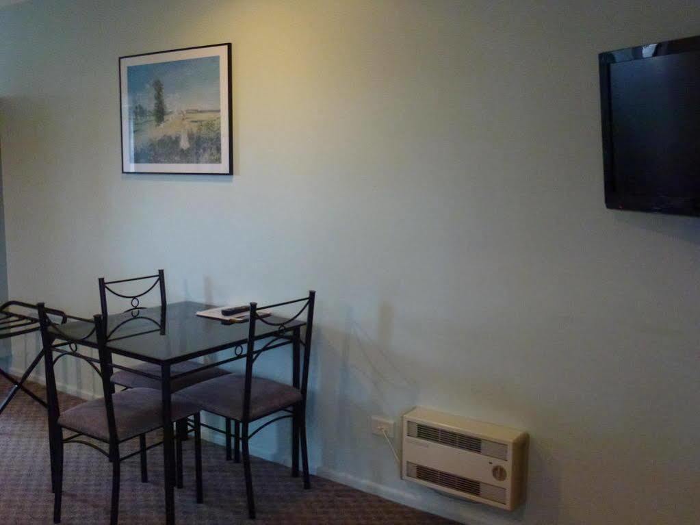 هاويرا Tudor Lodge Motel المظهر الخارجي الصورة