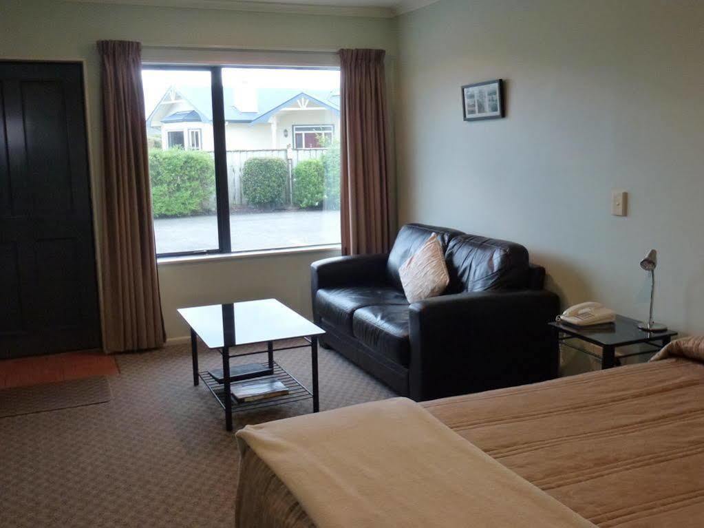 هاويرا Tudor Lodge Motel المظهر الخارجي الصورة