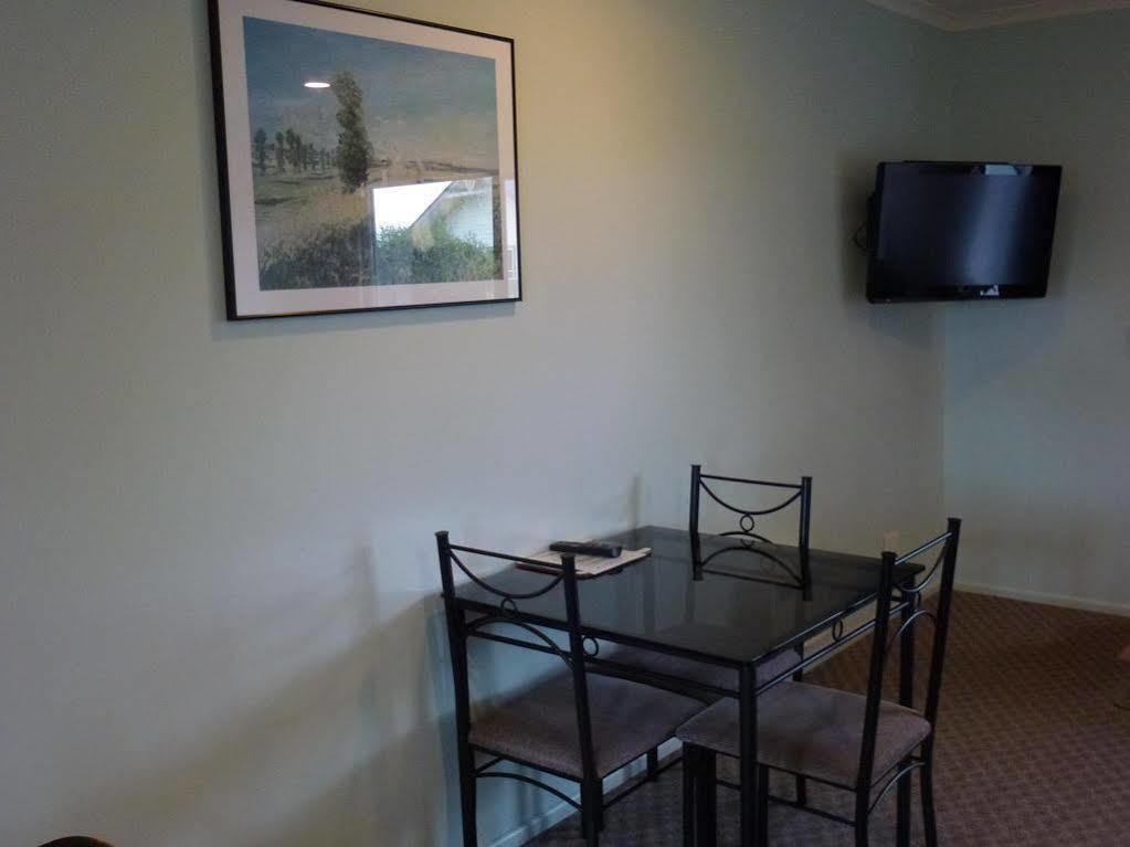 هاويرا Tudor Lodge Motel المظهر الخارجي الصورة