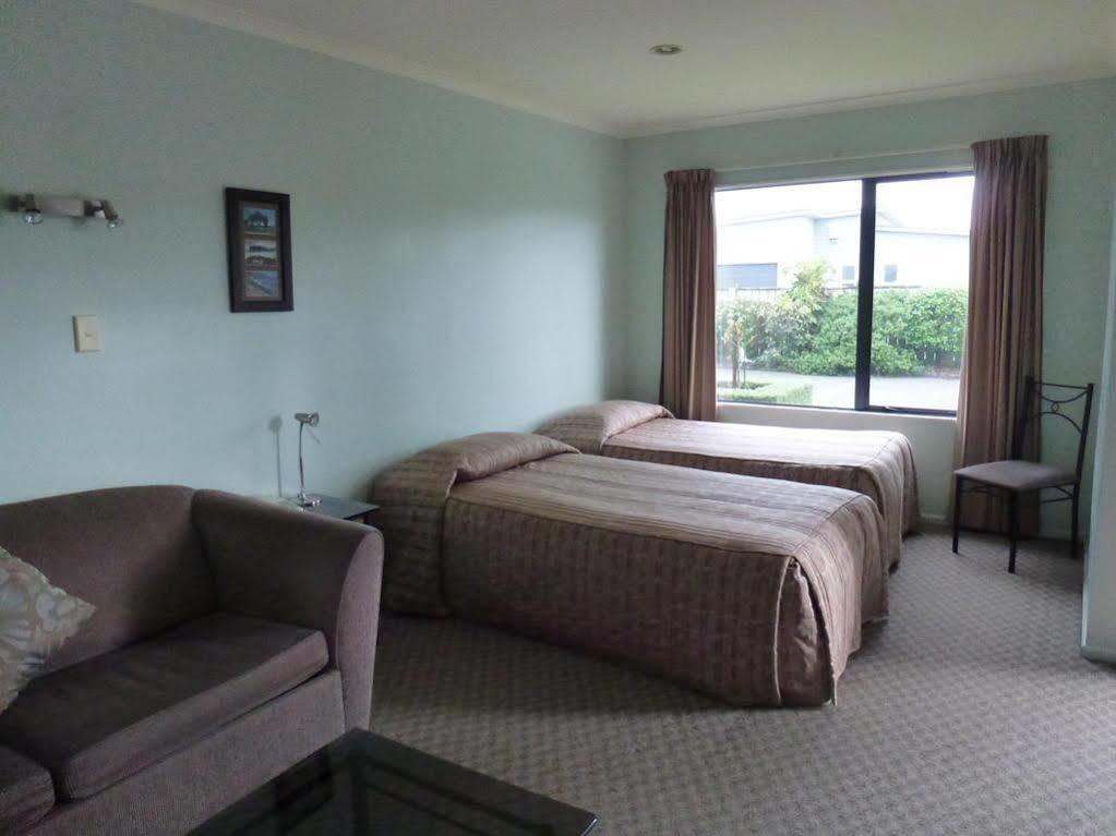 هاويرا Tudor Lodge Motel المظهر الخارجي الصورة